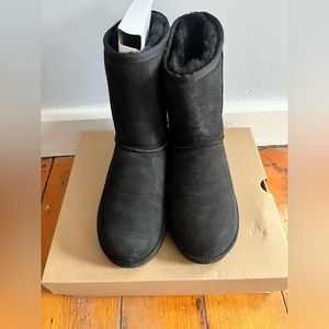UGG Classic Short II Size 10 Black